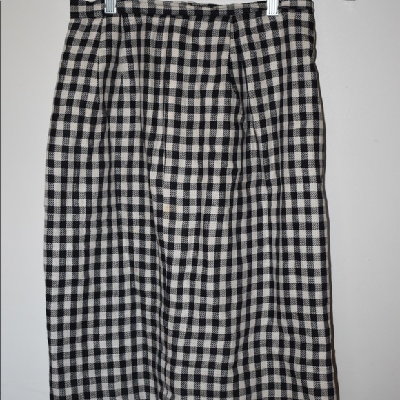 Albert Nipon Suit - Picture 4 of 6